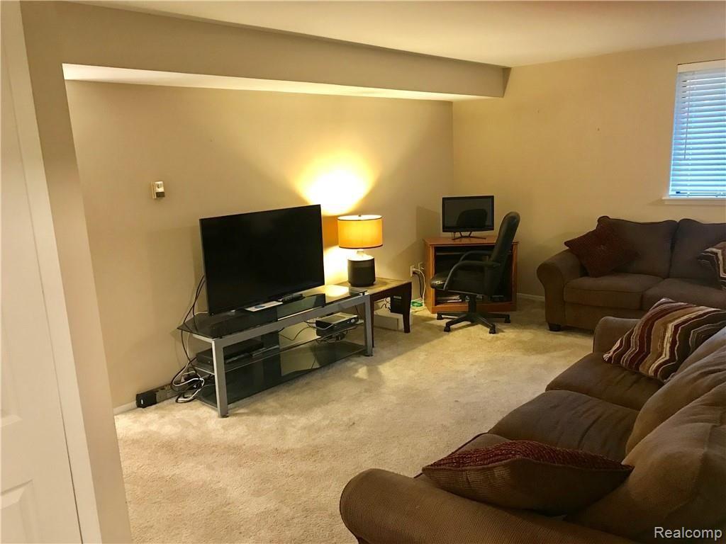 29840 West Twelve Mile Road, Unit 403 Farmington, MI 48334 - Photo 9 of 16