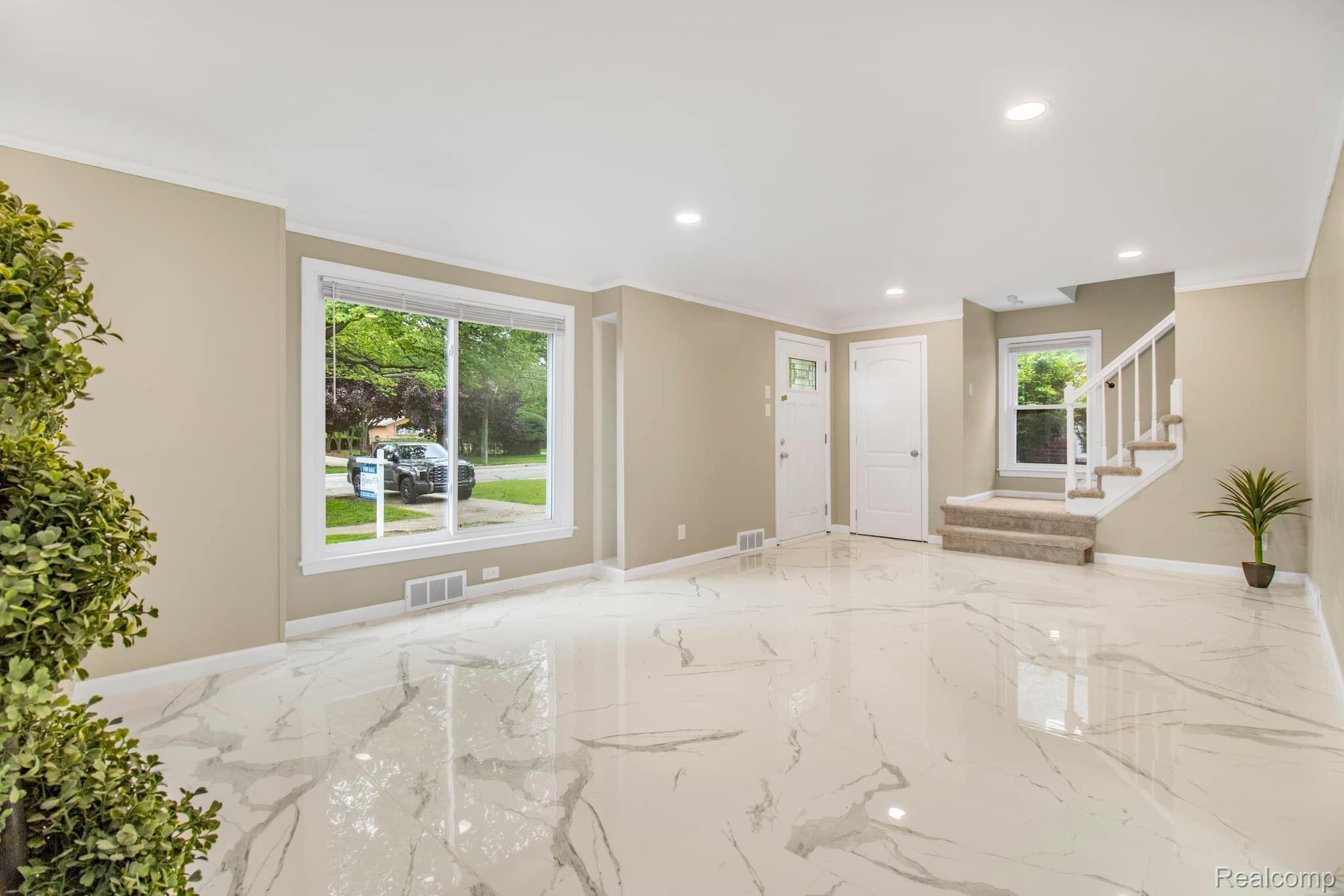 371 Moross Road Grosse Pointe, MI 48236 - Photo 4 of 31 Gallery Image 4
