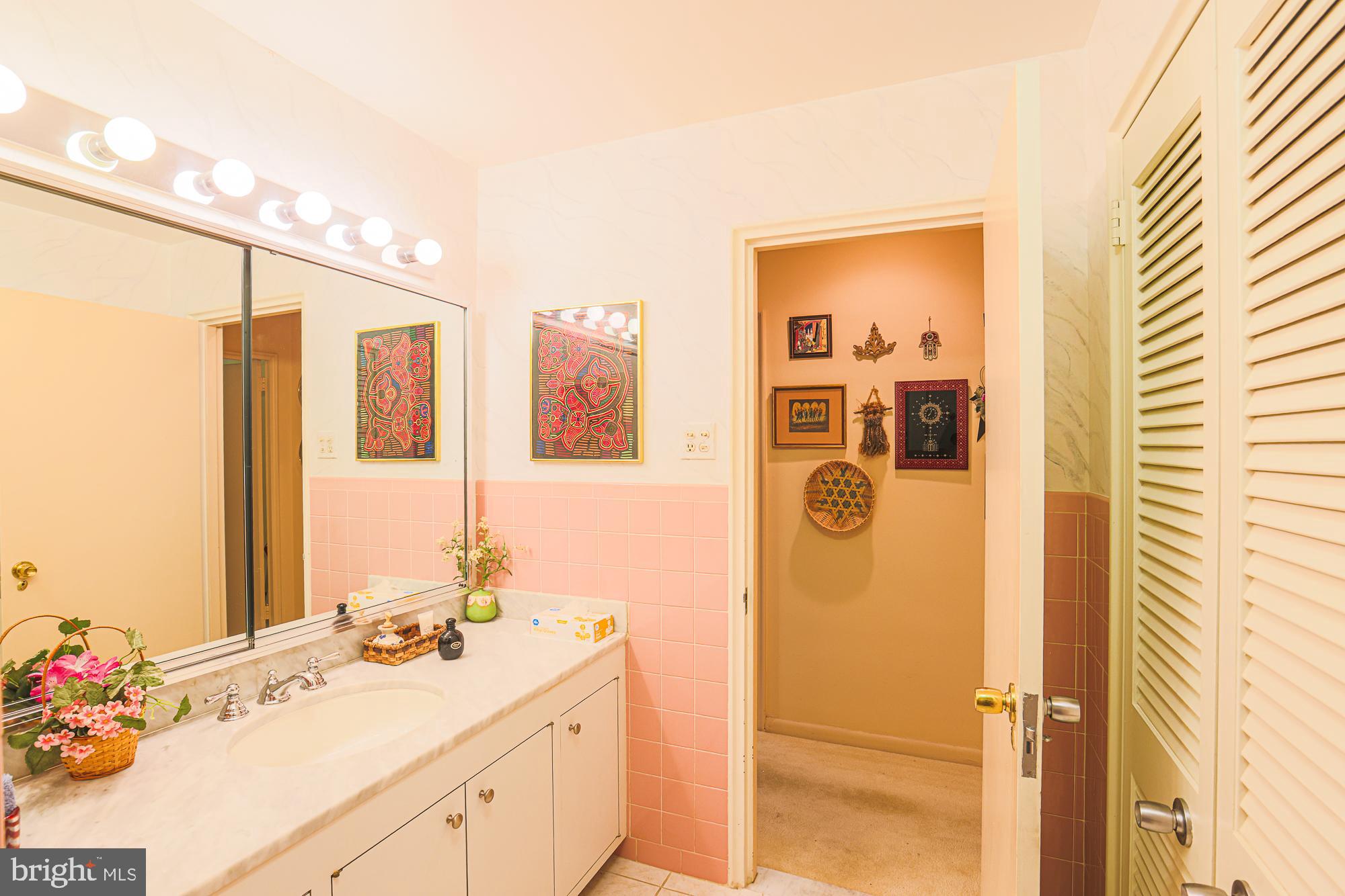 11 Slade Avenue, Unit 412 Baltimore, MD 21208 - Photo 28 of 37 Second full bathroom