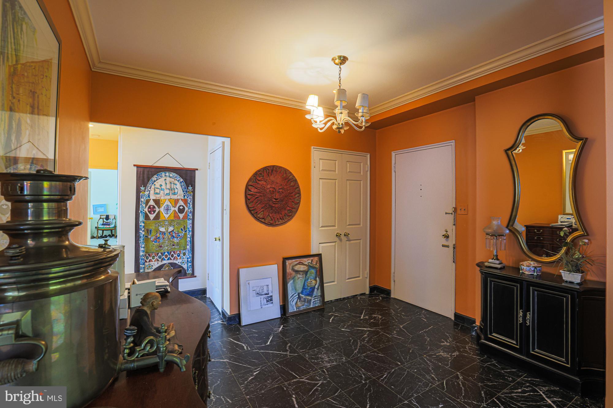 11 Slade Avenue, Unit 412 Baltimore, MD 21208 - Photo 4 of 37 Entry foyer