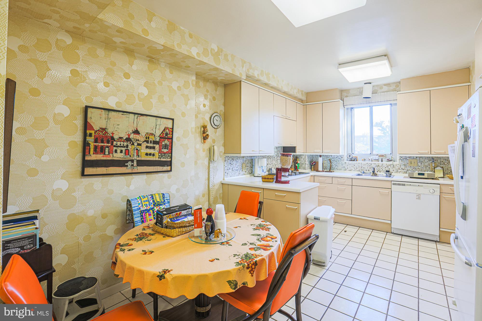 11 Slade Avenue, Unit 412 Baltimore, MD 21208 - Photo 6 of 37 Kitchen