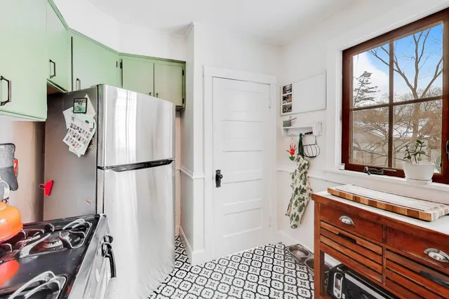 $275,000 | 315 Liberty Street, West Dundee, IL 60118