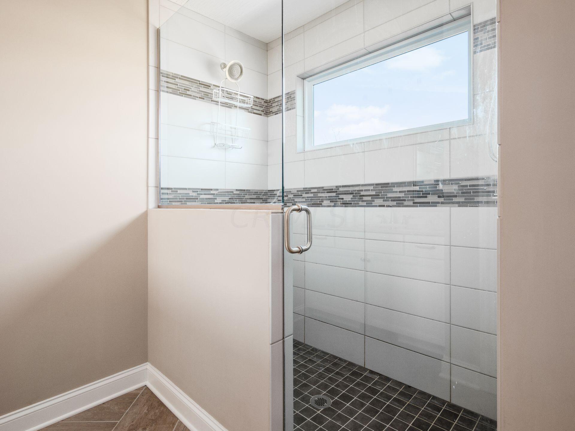 5408 Refugee Road Baltimore, OH 43105 - Photo 40 of 58 Floor To Ceiling Tile w/ Accent Tiles