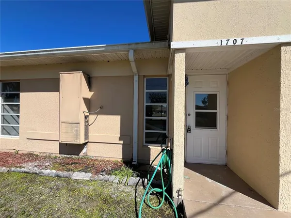 $1,100 | 1707 Club Circle, Unit 1707, Lakeshore, FL 33854