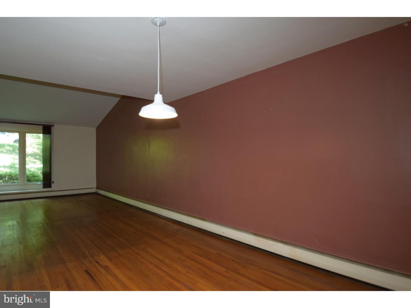565 Forest Road Wayne, PA 19087 - Photo 6 of 25