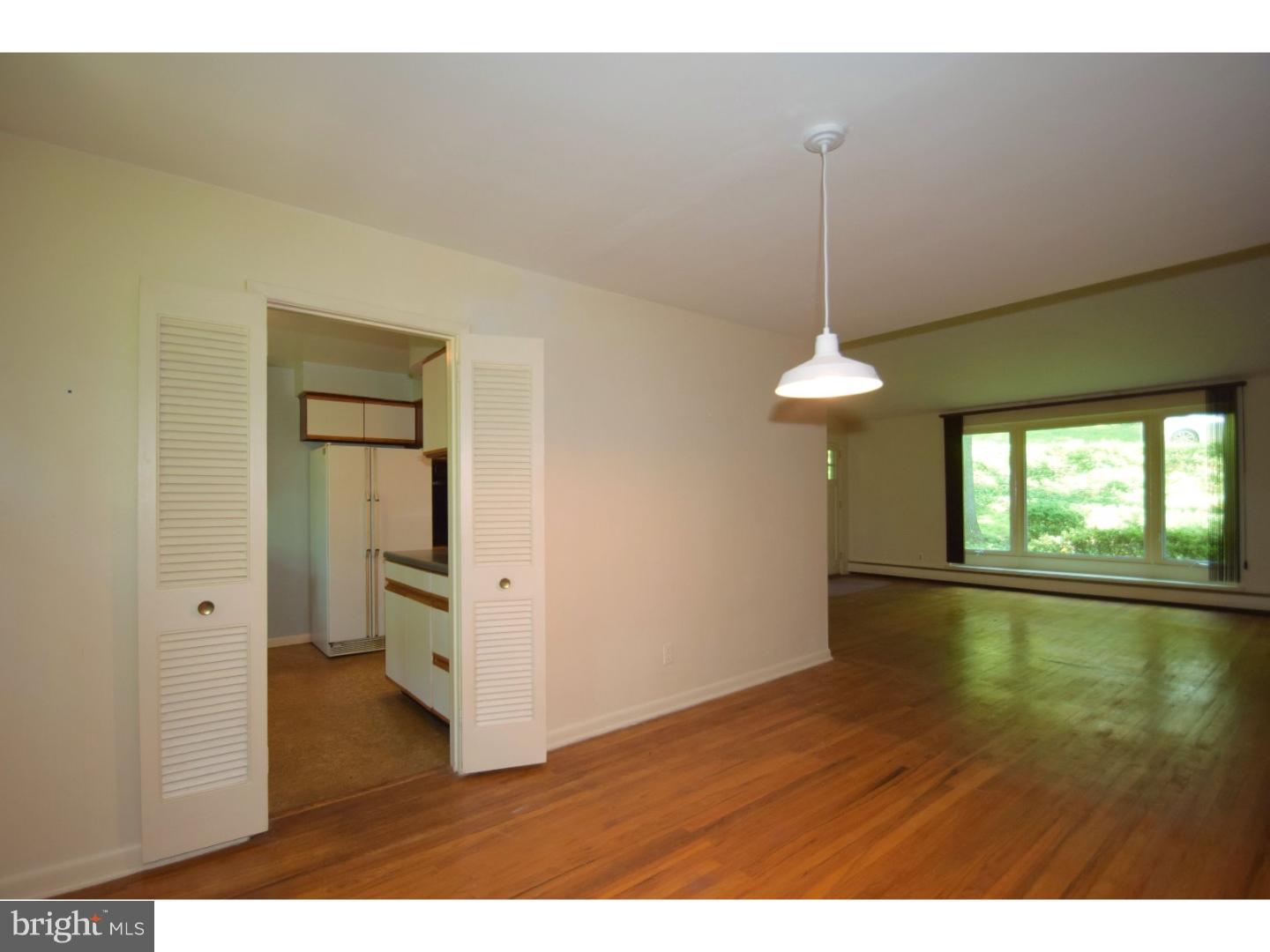 565 Forest Road Wayne, PA 19087 - Photo 7 of 25