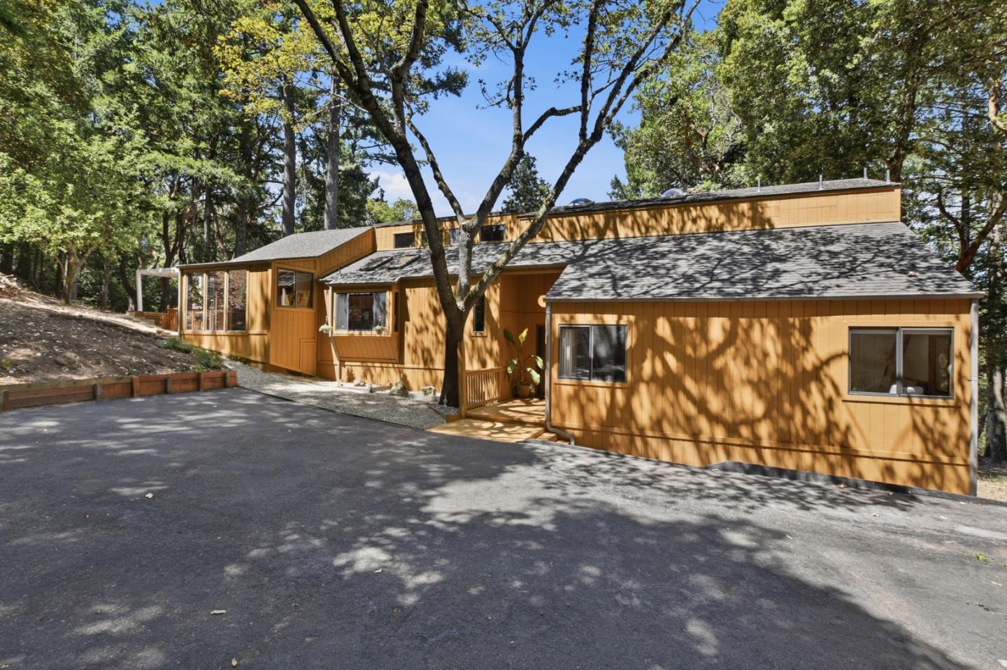 22163 Miller Ridge Road Los Gatos, CA 95033 - Photo 2 of 57 Gallery Image 2