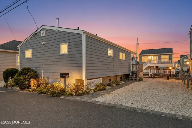 a view of a water heater