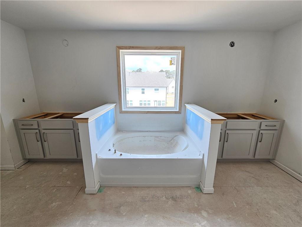 30 Silverleaf Trail Bethlehem, GA 30620 - Photo 25 of 55 a utility room with dryer and washer