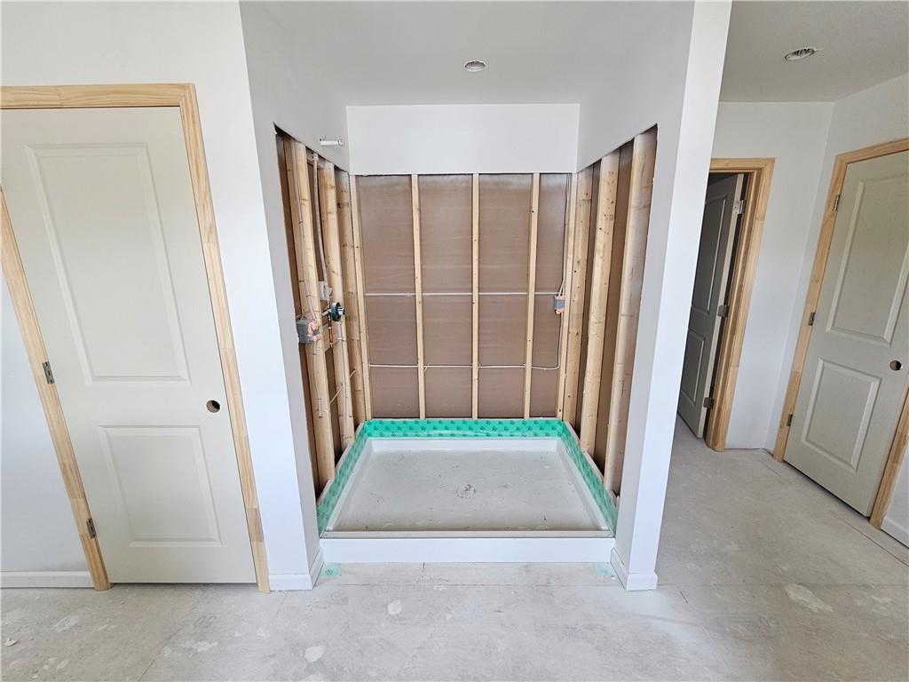 30 Silverleaf Trail Bethlehem, GA 30620 - Photo 26 of 55 an entryway with a door and a window