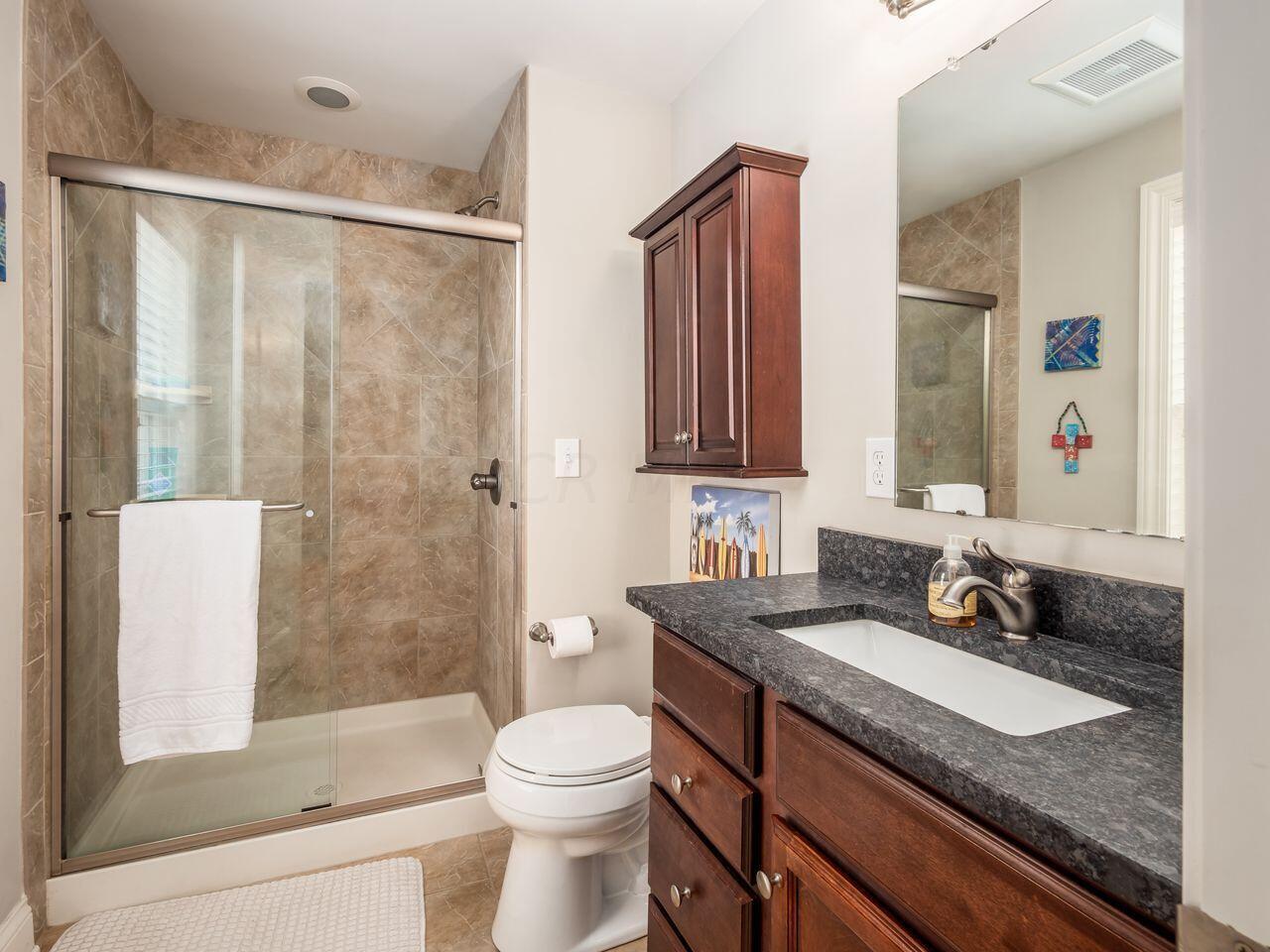 2079 Guilford Road Columbus, OH 43221 - Photo 51 of 81 Bath 4