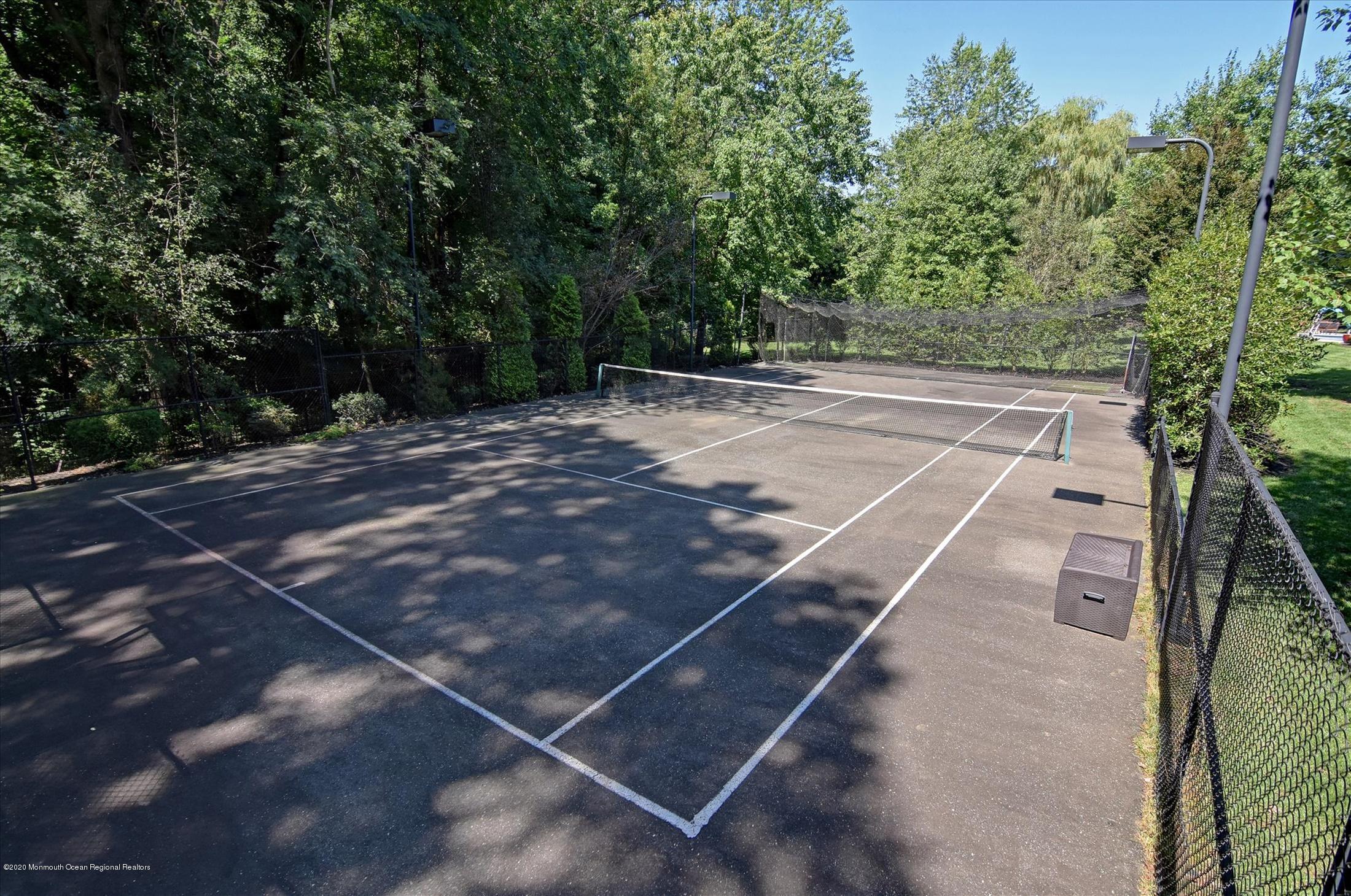 8 Maple Leaf Drive Holmdel, NJ 07733 - Photo 11 of 74 Sport Court