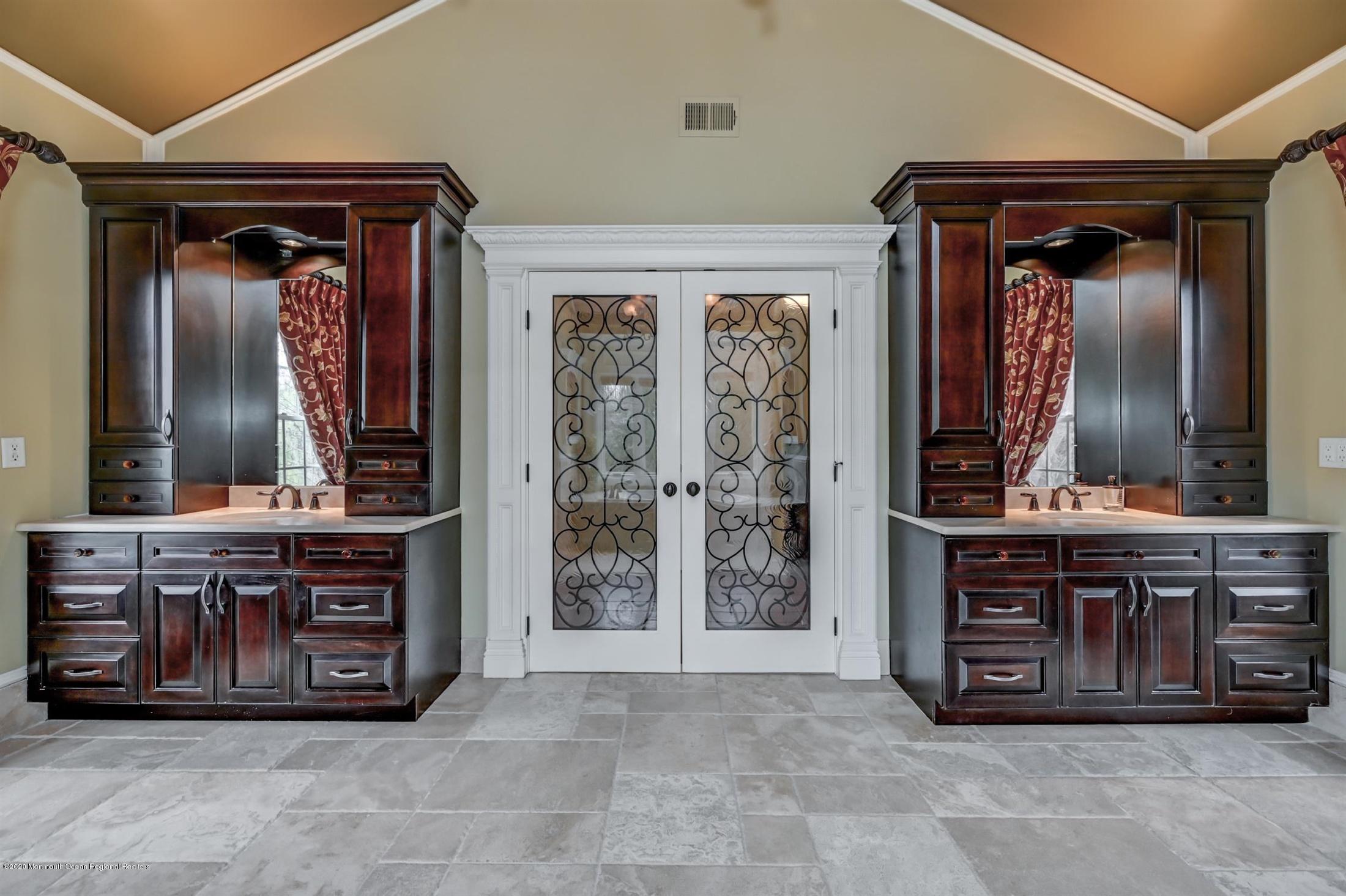 8 Maple Leaf Drive Holmdel, NJ 07733 - Photo 39 of 74 Master Suite