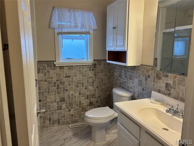 $175,000 | 208 Hillwood Drive, Belleville, IL 62223