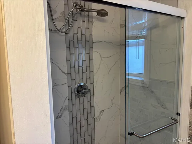 $175,000 | 208 Hillwood Drive, Belleville, IL 62223