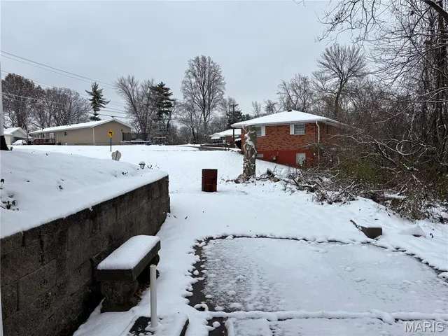 $175,000 | 208 Hillwood Drive, Belleville, IL 62223