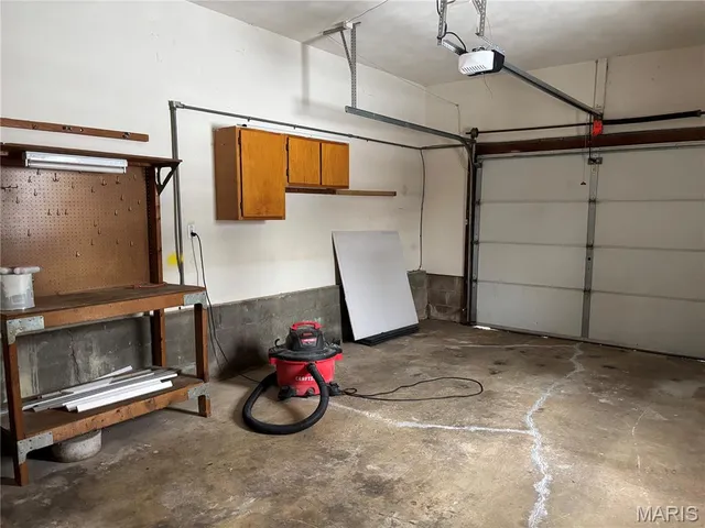 $175,000 | 208 Hillwood Drive, Belleville, IL 62223