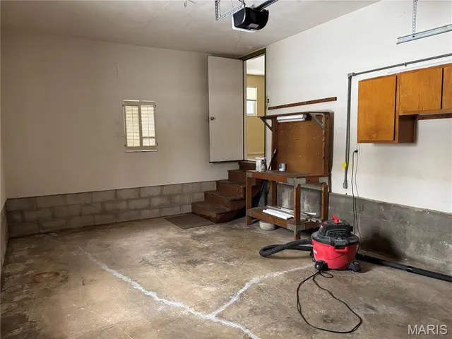 $175,000 | 208 Hillwood Drive, Belleville, IL 62223