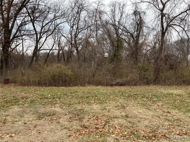 $175,000 | 208 Hillwood Drive, Belleville, IL 62223