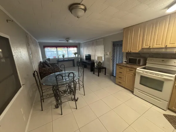 $39,900 | 562 Northeast 47th Street, Deerfield Beach, FL 33064