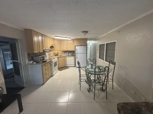 $39,900 | 562 Northeast 47th Street, Deerfield Beach, FL 33064