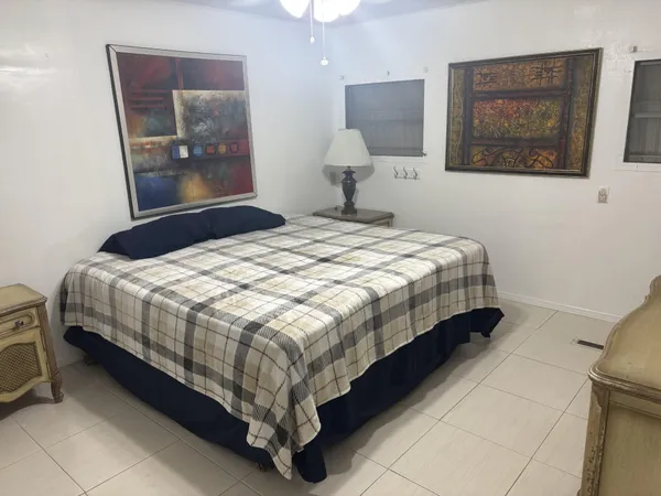 $39,900 | 562 Northeast 47th Street, Deerfield Beach, FL 33064