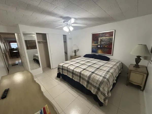 $39,900 | 562 Northeast 47th Street, Deerfield Beach, FL 33064