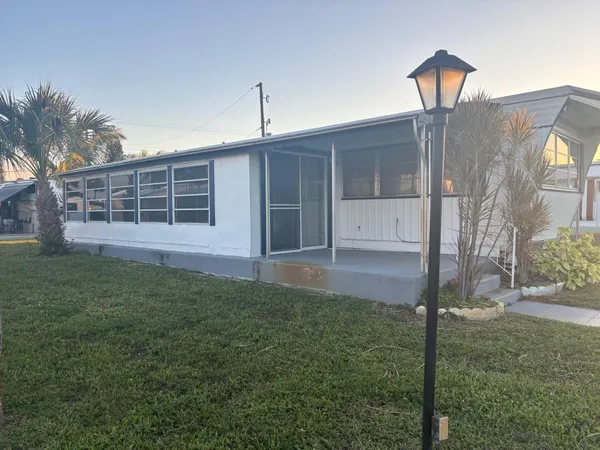 $39,900 | 562 Northeast 47th Street, Deerfield Beach, FL 33064