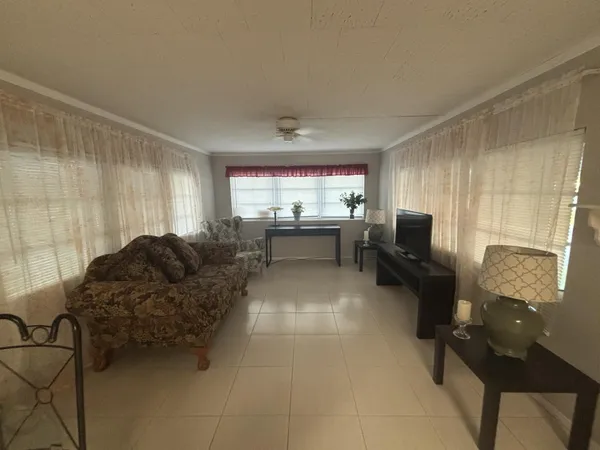 $39,900 | 562 Northeast 47th Street, Deerfield Beach, FL 33064