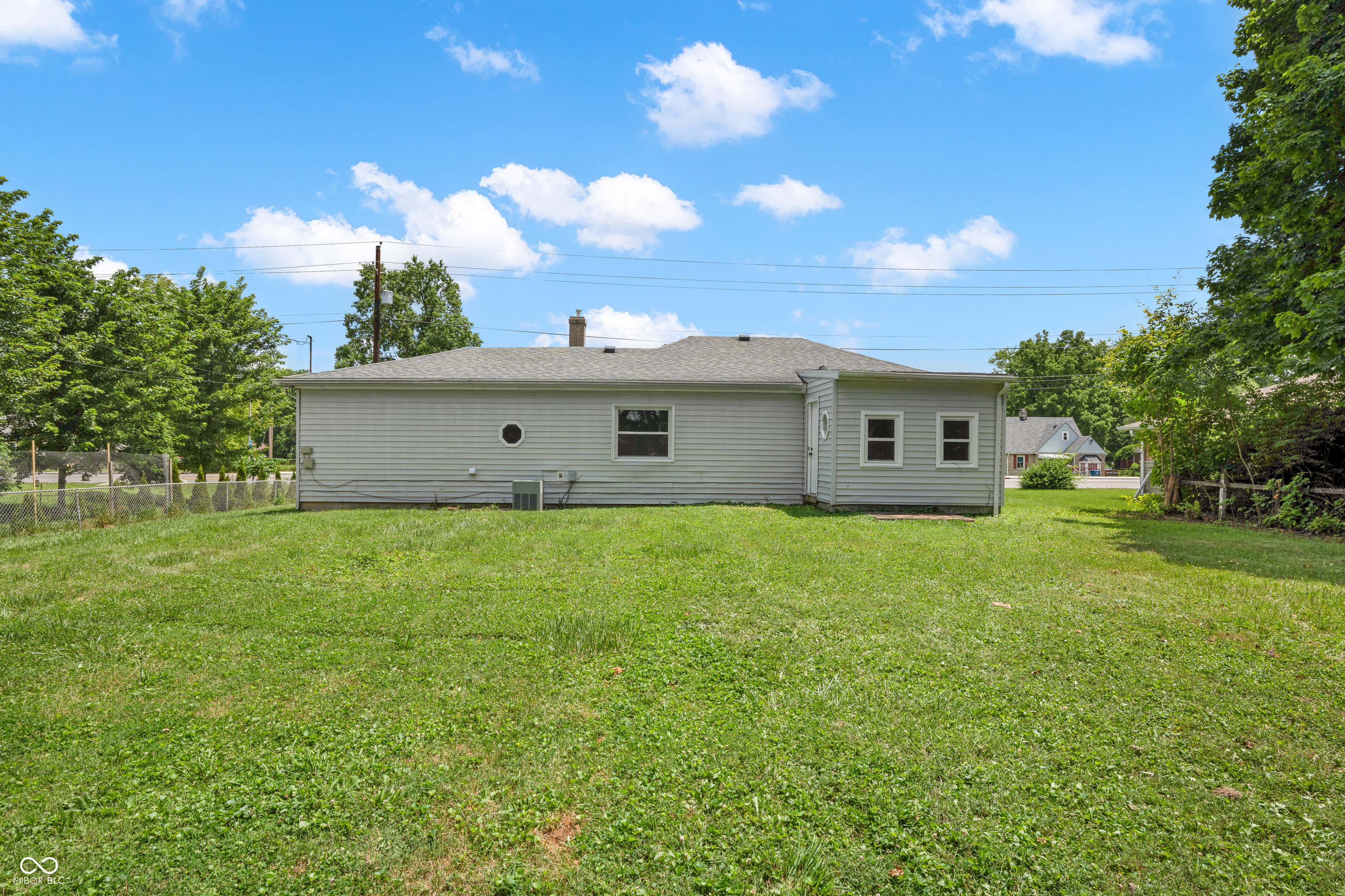 184 North Post Road Indianapolis, IN 46219 - Photo 19 of 23 Gallery Image 19