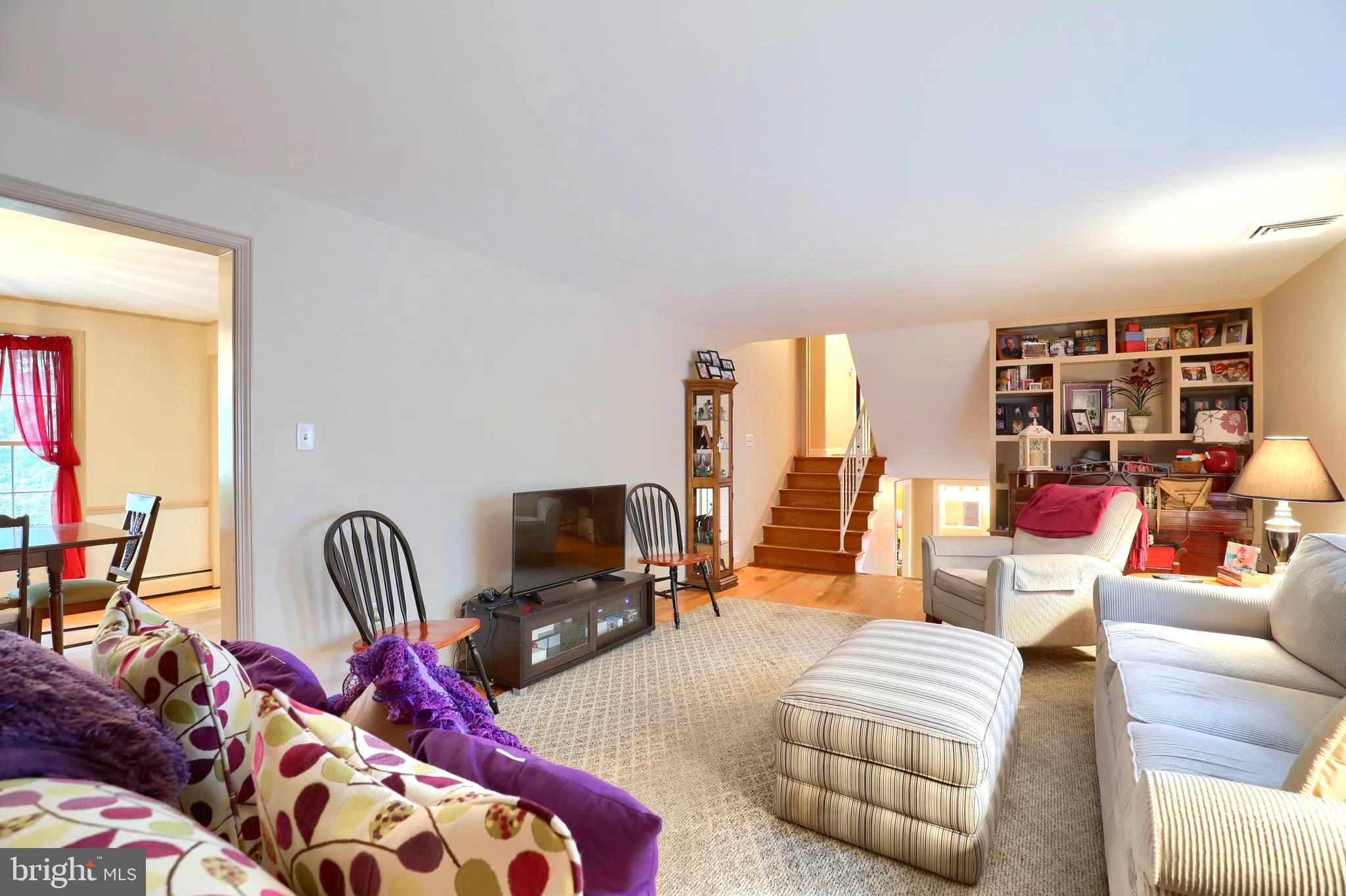 990 Corvair Road Lancaster, PA 17601 - Photo 12 of 36 Living Room