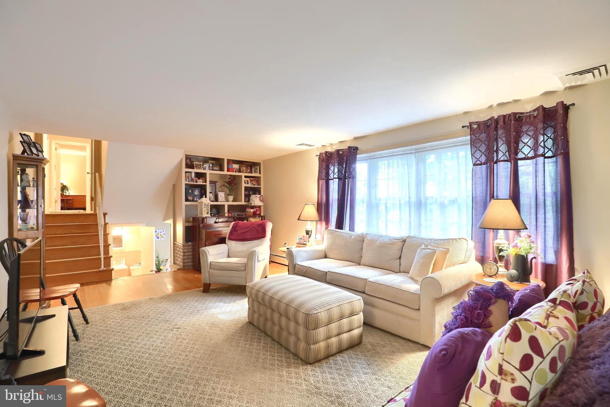 990 Corvair Road Lancaster, PA 17601 - Photo 13 of 36 Living Room