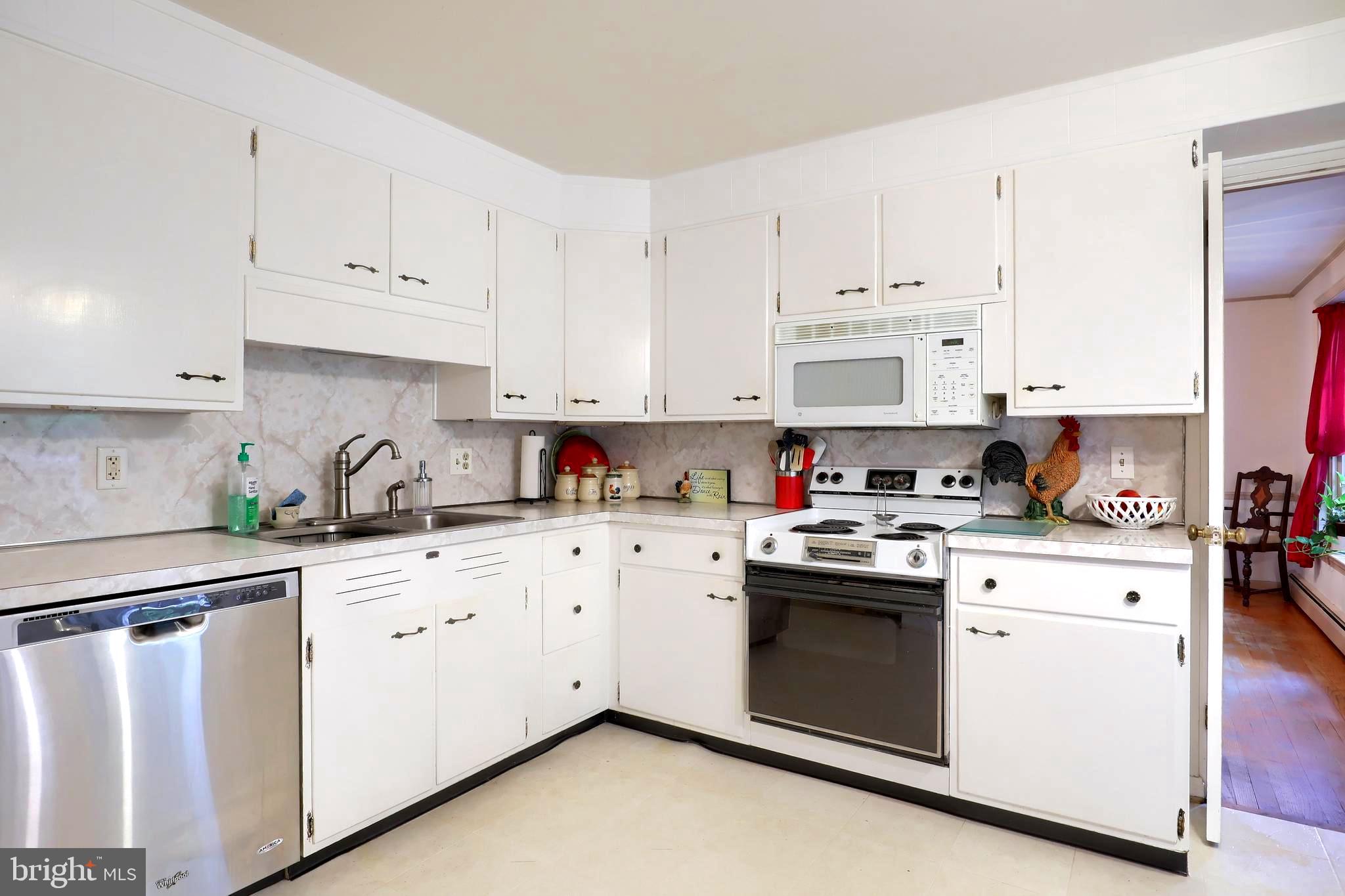 990 Corvair Road Lancaster, PA 17601 - Photo 21 of 36 Kitchen