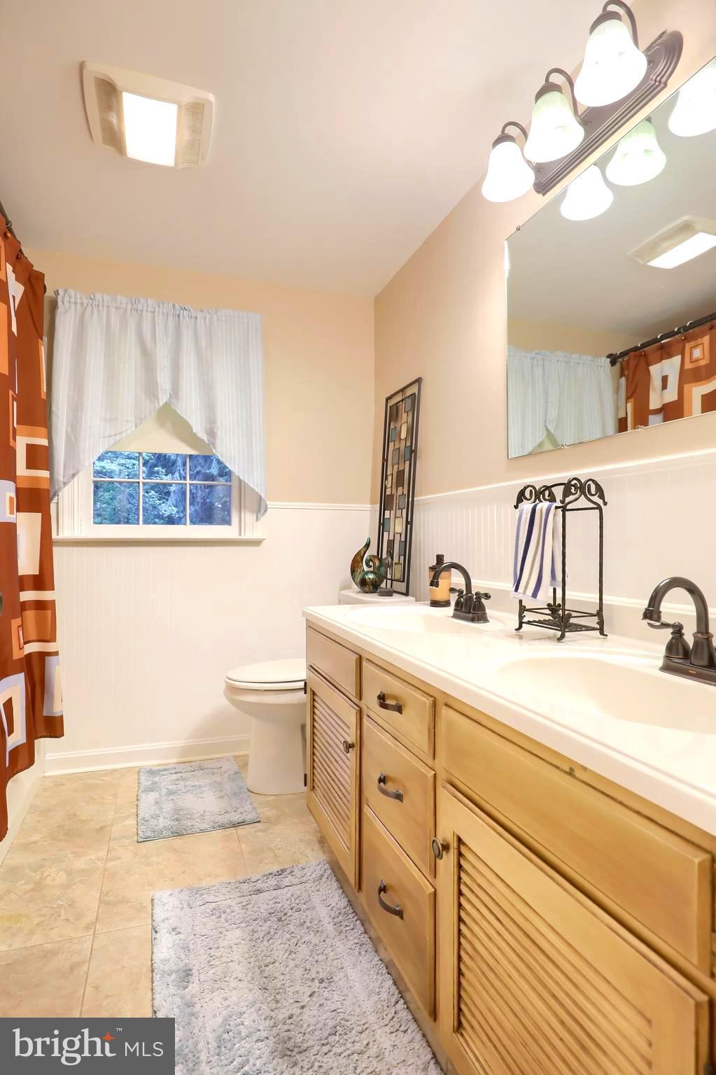 990 Corvair Road Lancaster, PA 17601 - Photo 29 of 36 Family Bathroom