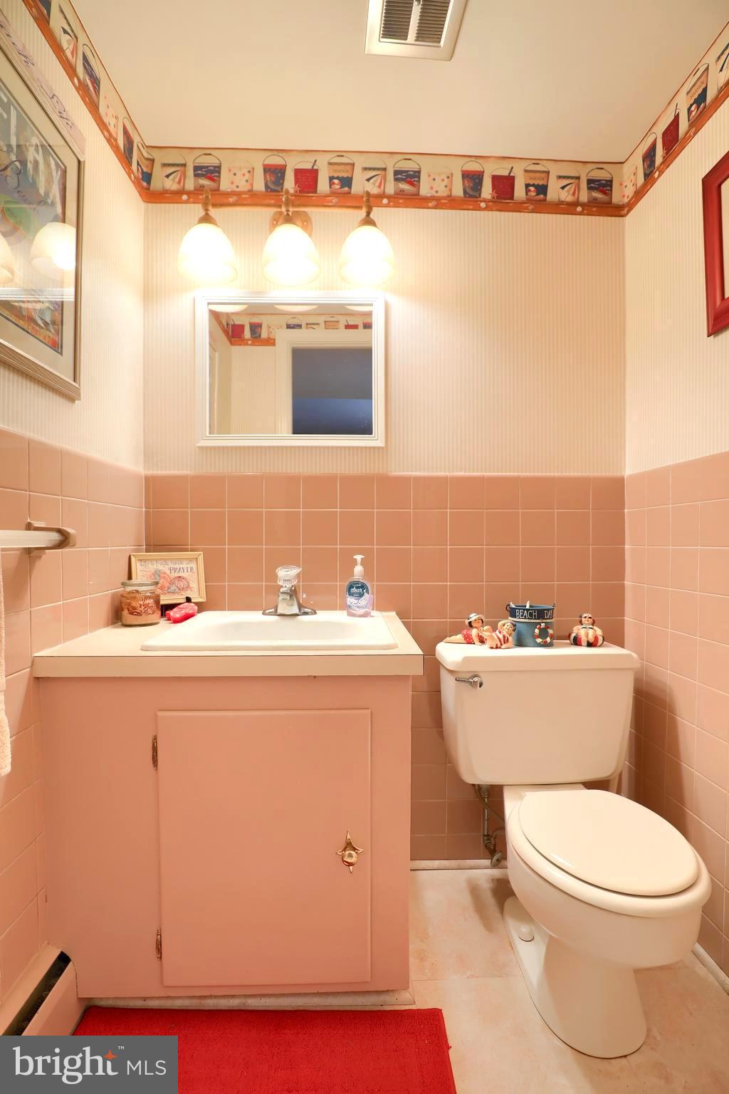 990 Corvair Road Lancaster, PA 17601 - Photo 34 of 36 Powder Room off Foyer and Den Area