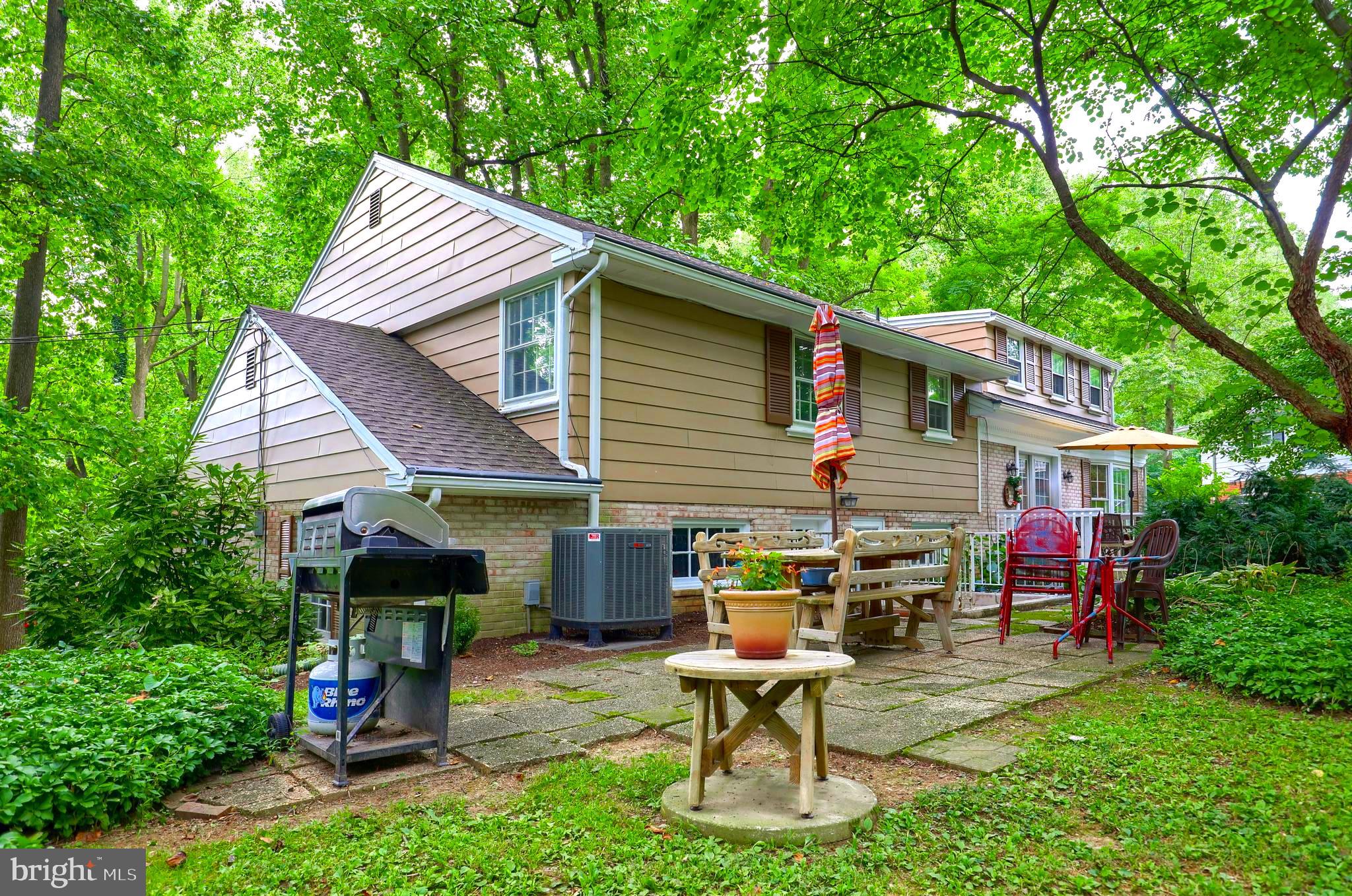 990 Corvair Road Lancaster, PA 17601 - Photo 7 of 36 Rear of Home with Patio and Deck