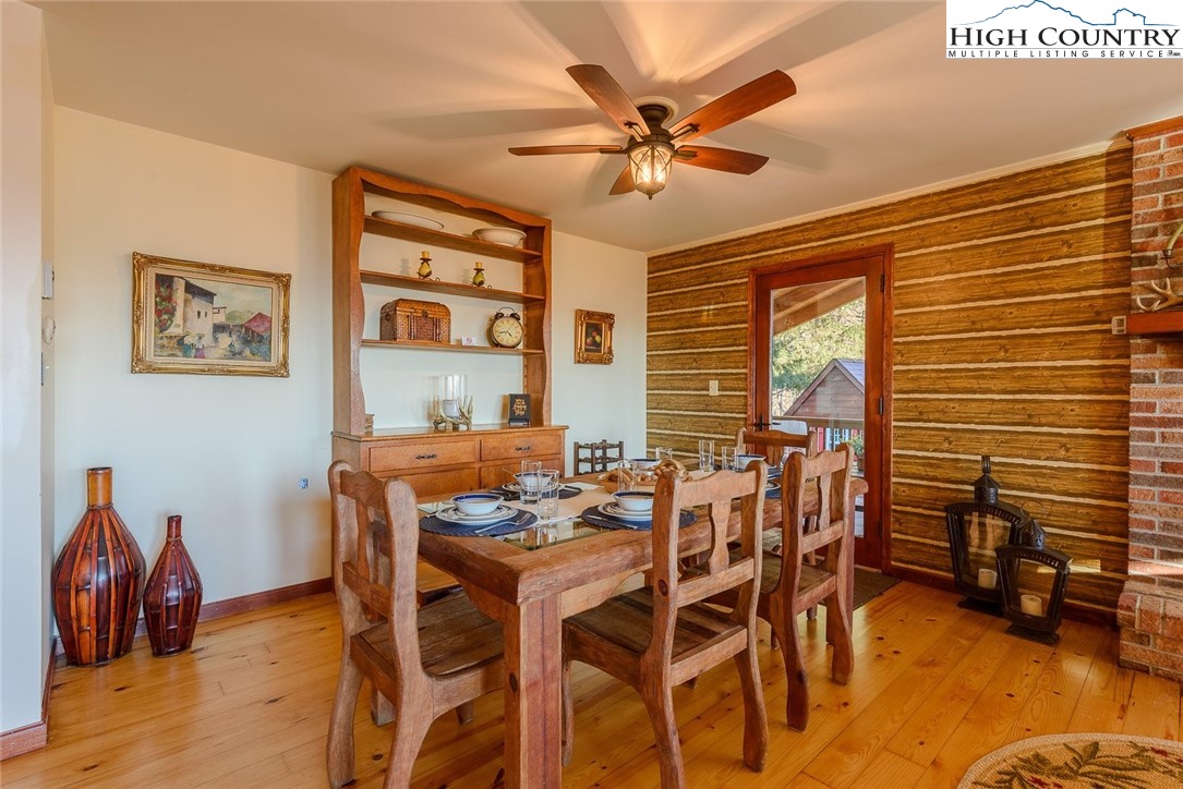 1776 Beech Mountain Parkway Beech Mountain, NC 28604 - Photo 10 of 34 a view of a livingroom with furniture and a table