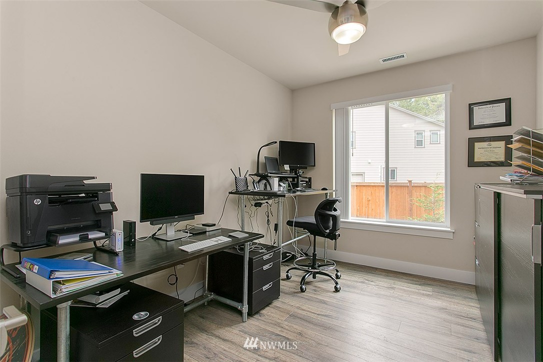 5122 Northeast 2nd Court Renton, WA 98059 - Photo 5 of 24