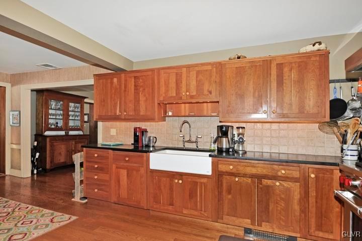 2590 Black River Road Bethlehem, PA 18015 - Photo 8 of 39 Gallery Image 8