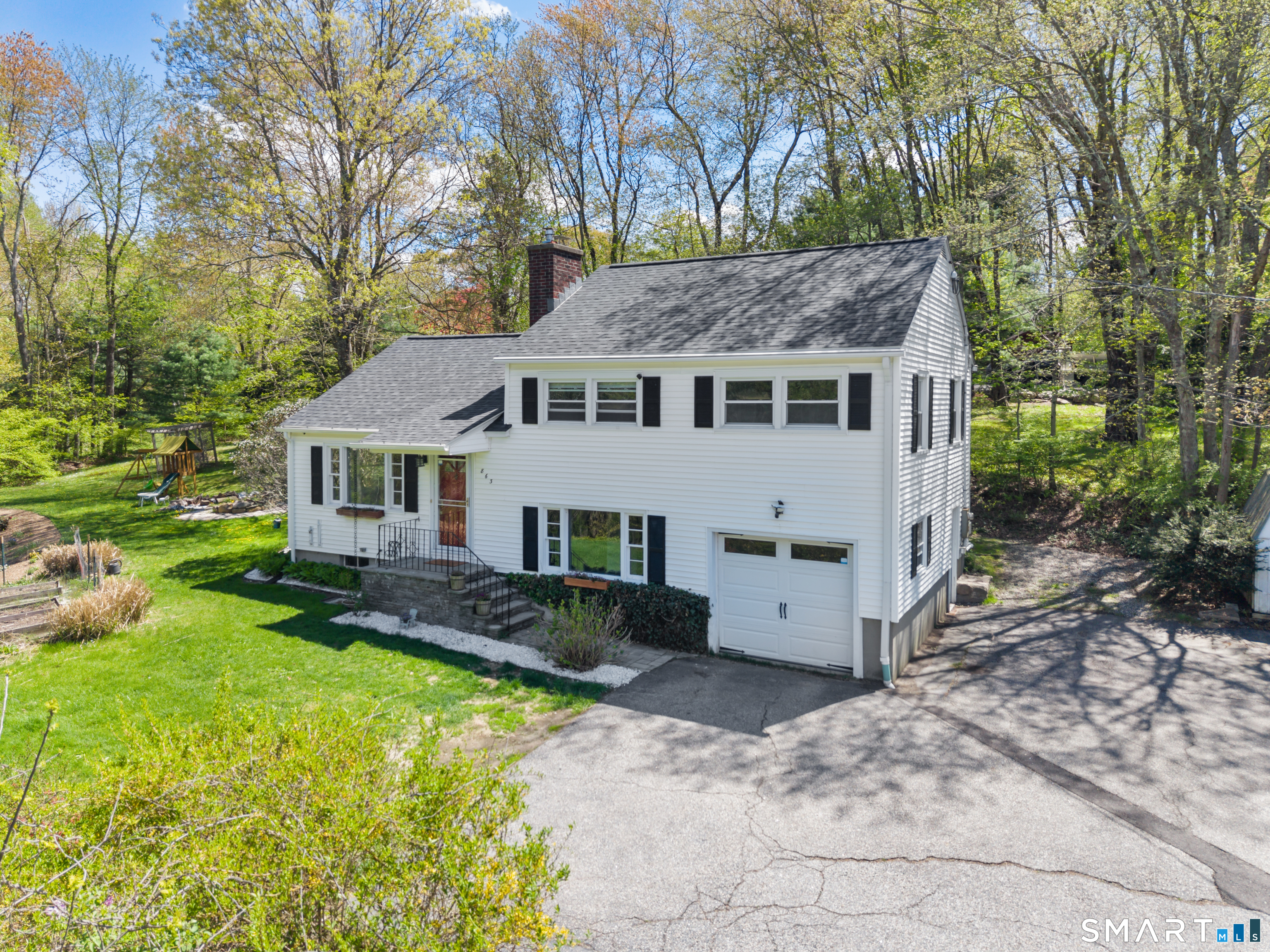 863 Whittemore Road Middlebury, CT 06762 - Photo 2 of 30