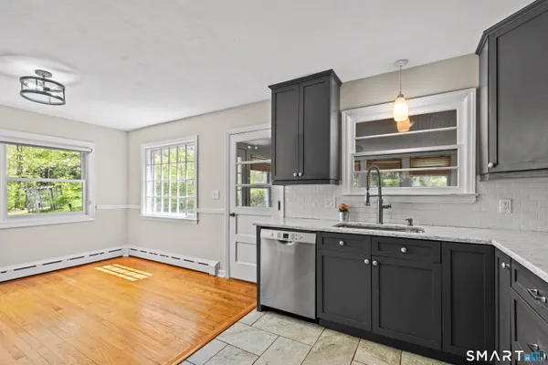$399,900 | 863 Whittemore Road, Middlebury, CT 06762