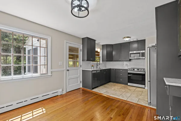 $399,900 | 863 Whittemore Road, Middlebury, CT 06762