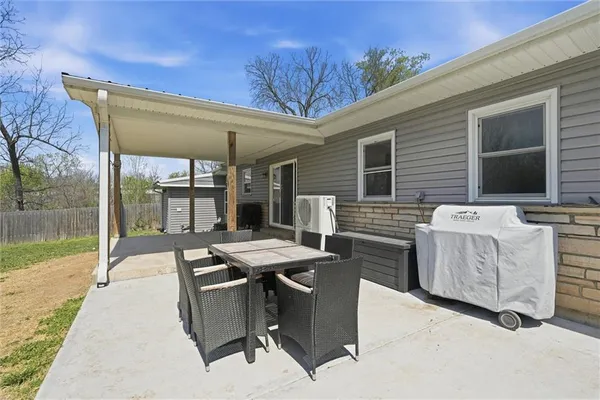 $290,000 | 309 North Madison Avenue, Knob Noster, MO 65336