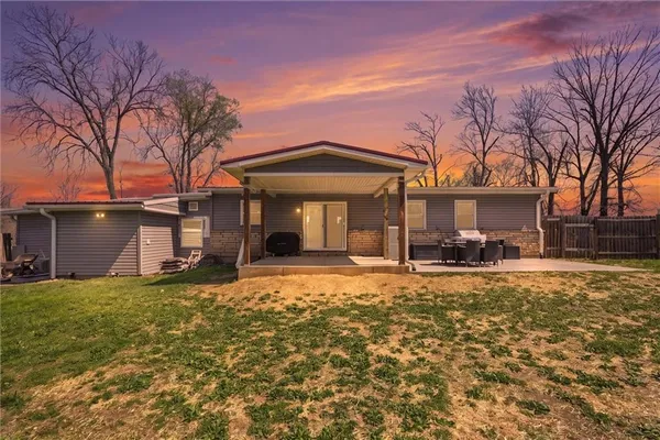 $290,000 | 309 North Madison Avenue, Knob Noster, MO 65336