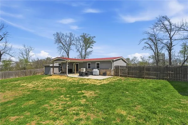 $290,000 | 309 North Madison Avenue, Knob Noster, MO 65336