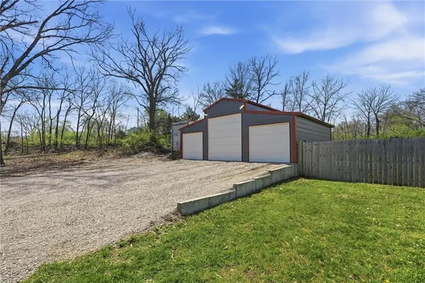 $290,000 | 309 North Madison Avenue, Knob Noster, MO 65336