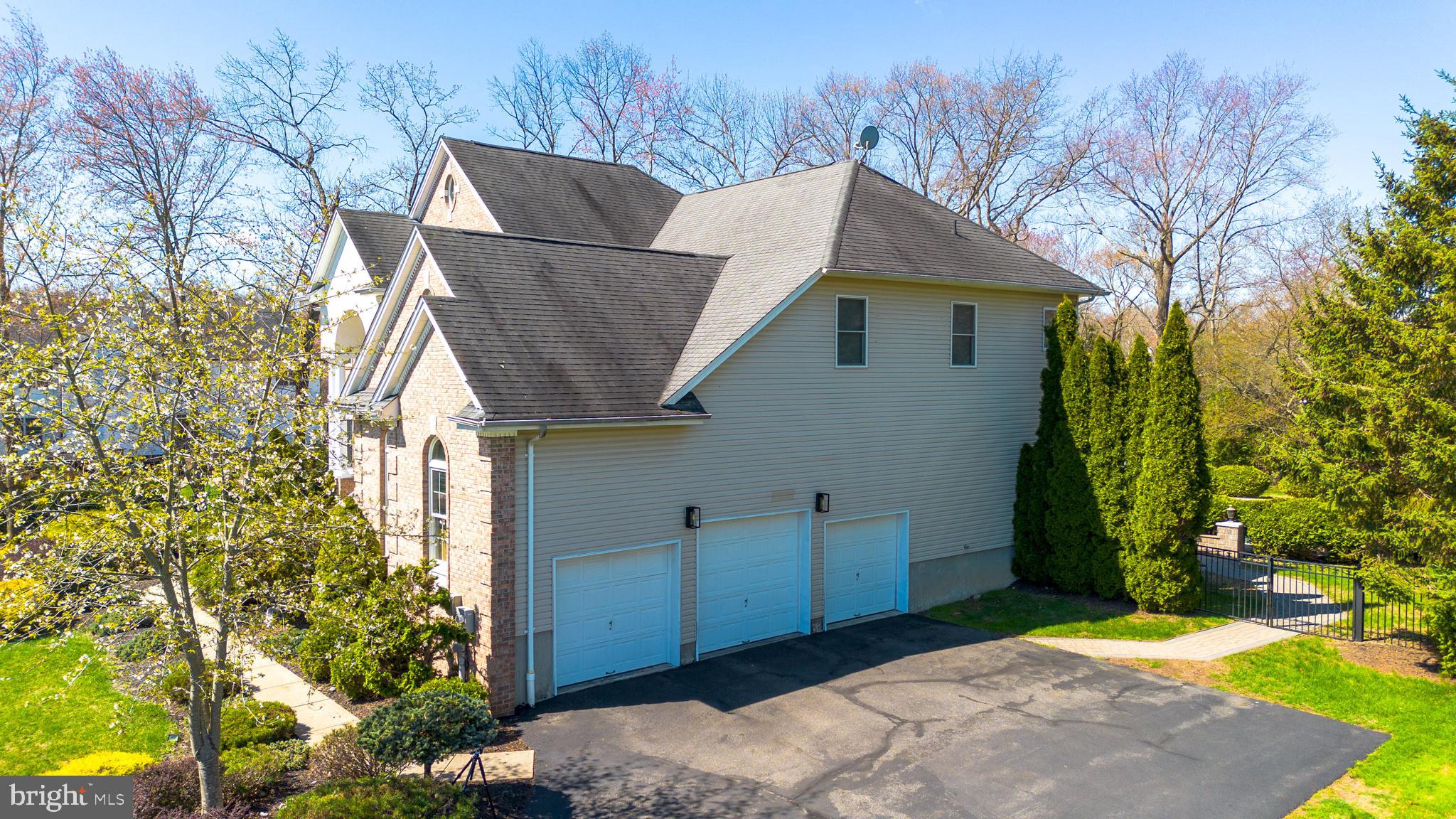 21 Woodmere Road Monroe Township, NJ 08831 - Photo 3 of 55