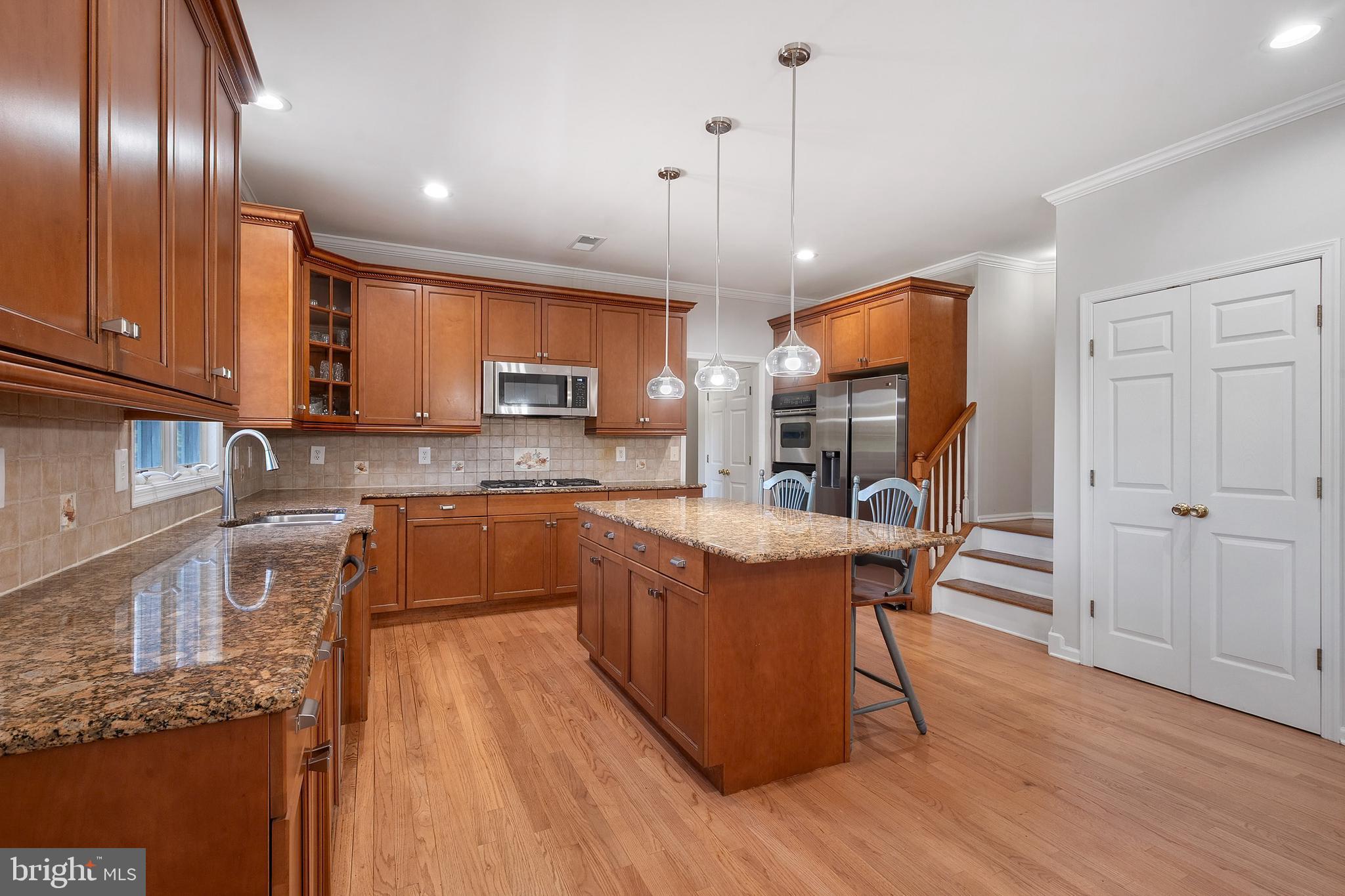 21 Woodmere Road Monroe Township, NJ 08831 - Photo 10 of 55