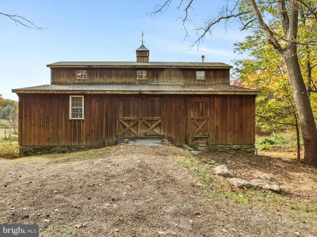 $750,000 | 2122 West Springfield Road, Seven Valleys, PA 17360