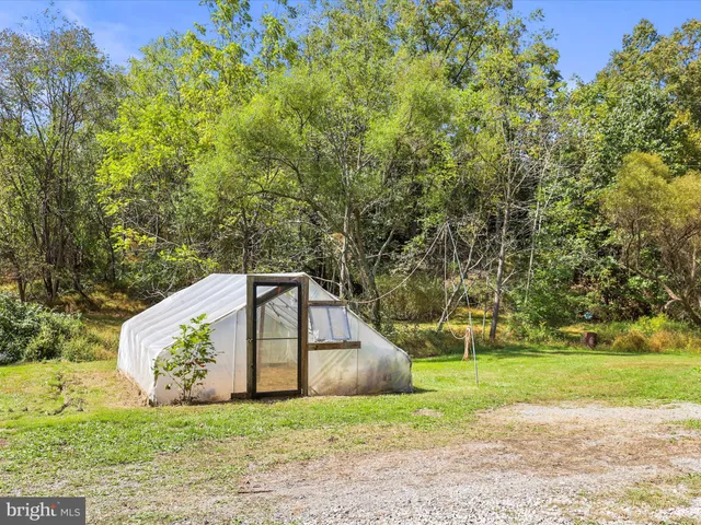 $750,000 | 2122 West Springfield Road, Seven Valleys, PA 17360